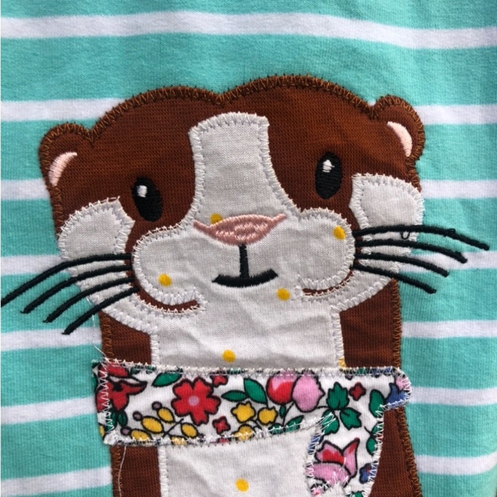 Embroidered Kids dress hooded and never worn NWOT Unique piece! π³π§π₯π¦π¦¦π¦ - Picture 3 of 6